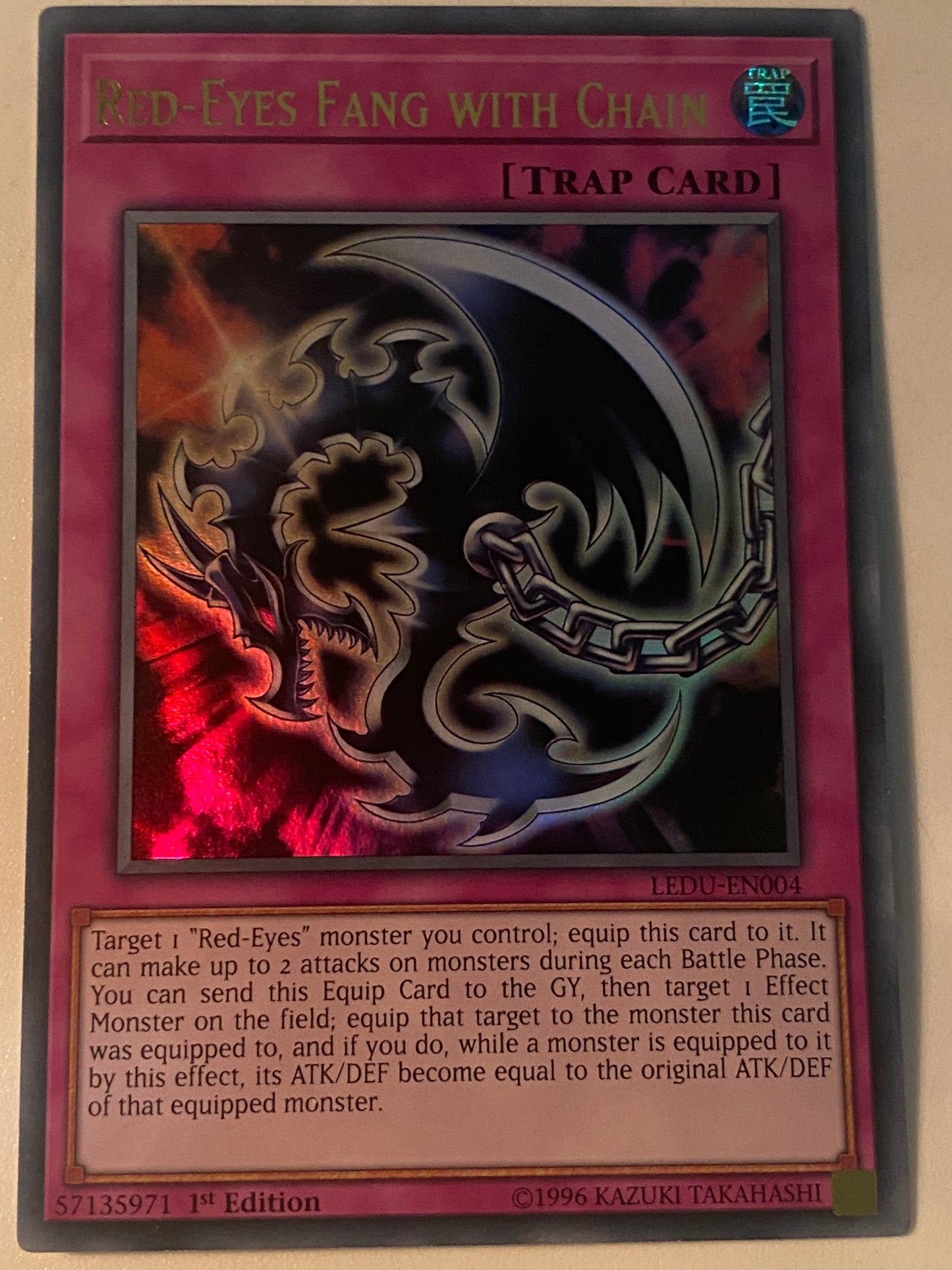 Red-Eyes Fang With Chain LEDU-EN004