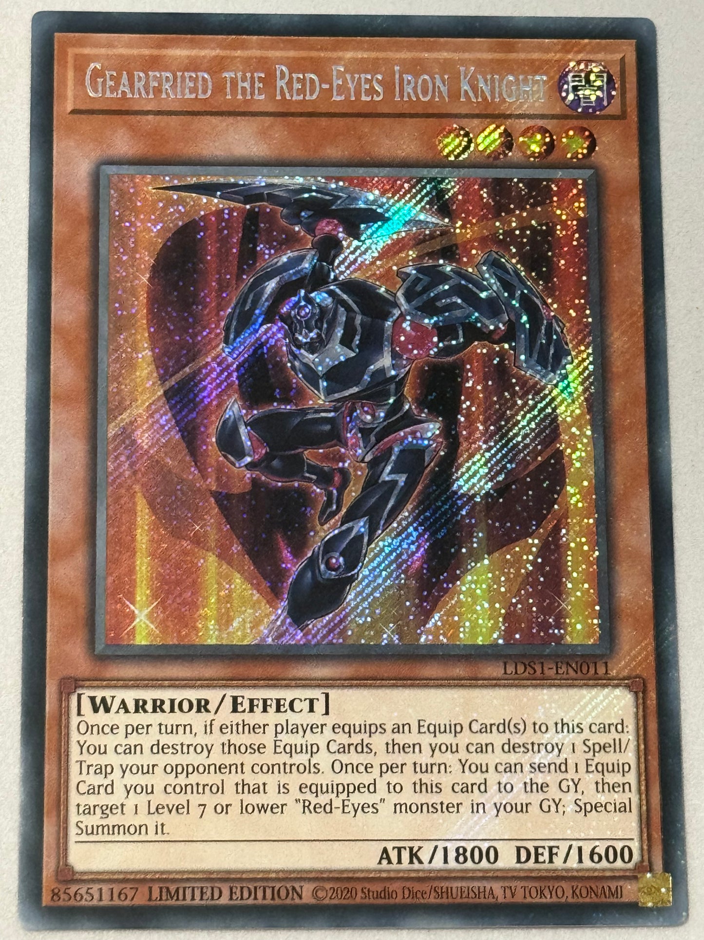 Gearfried The Red-Eyes Iron Knight LDS1-EN011