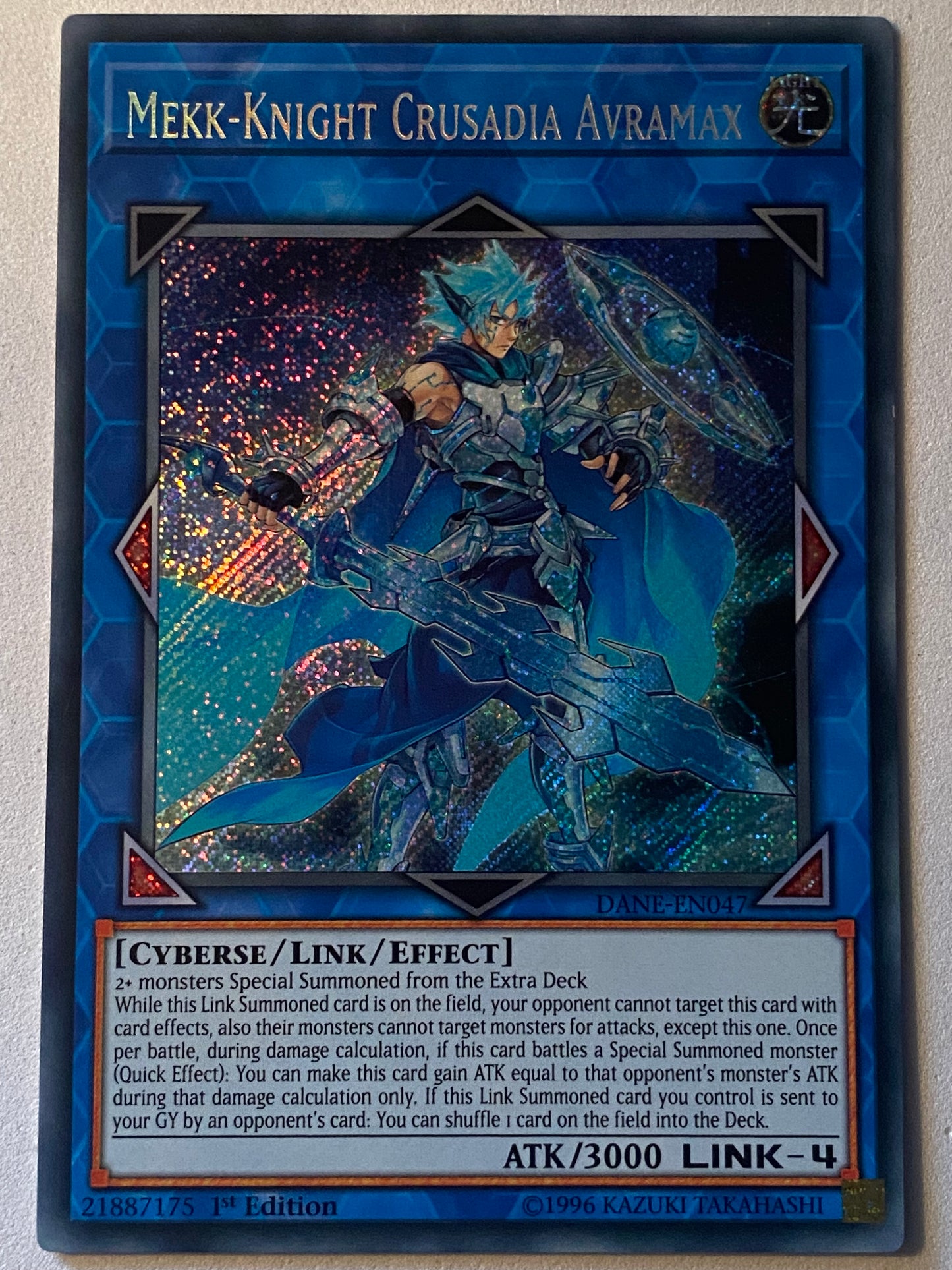 Mekk-Knight Crusadia Avramax DANE-EN047