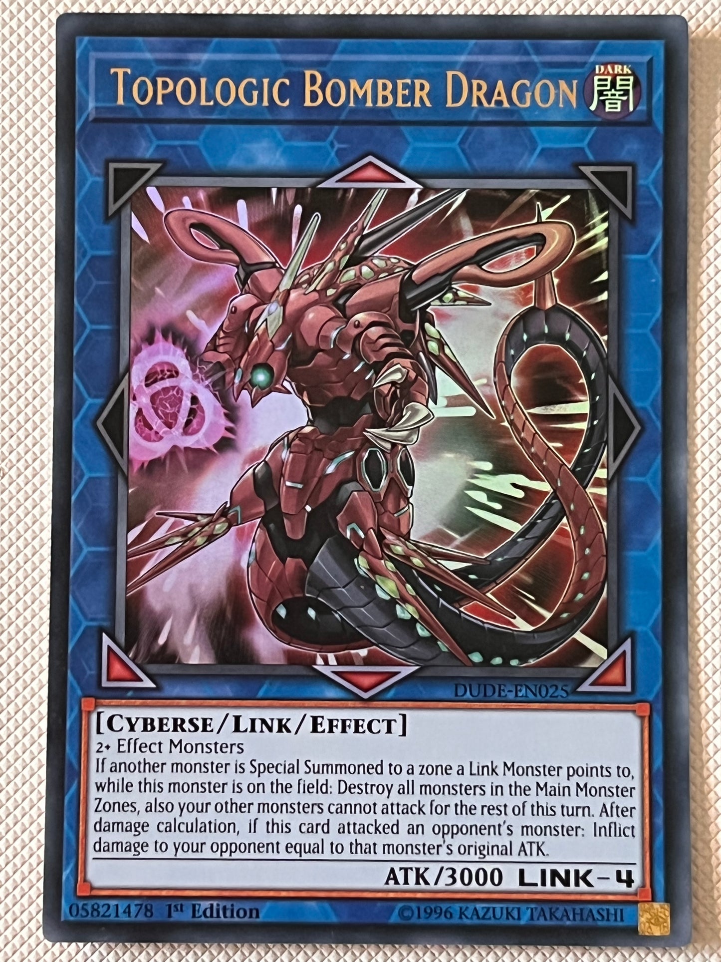 Topologic Bomber Dragon DUDE-EN025