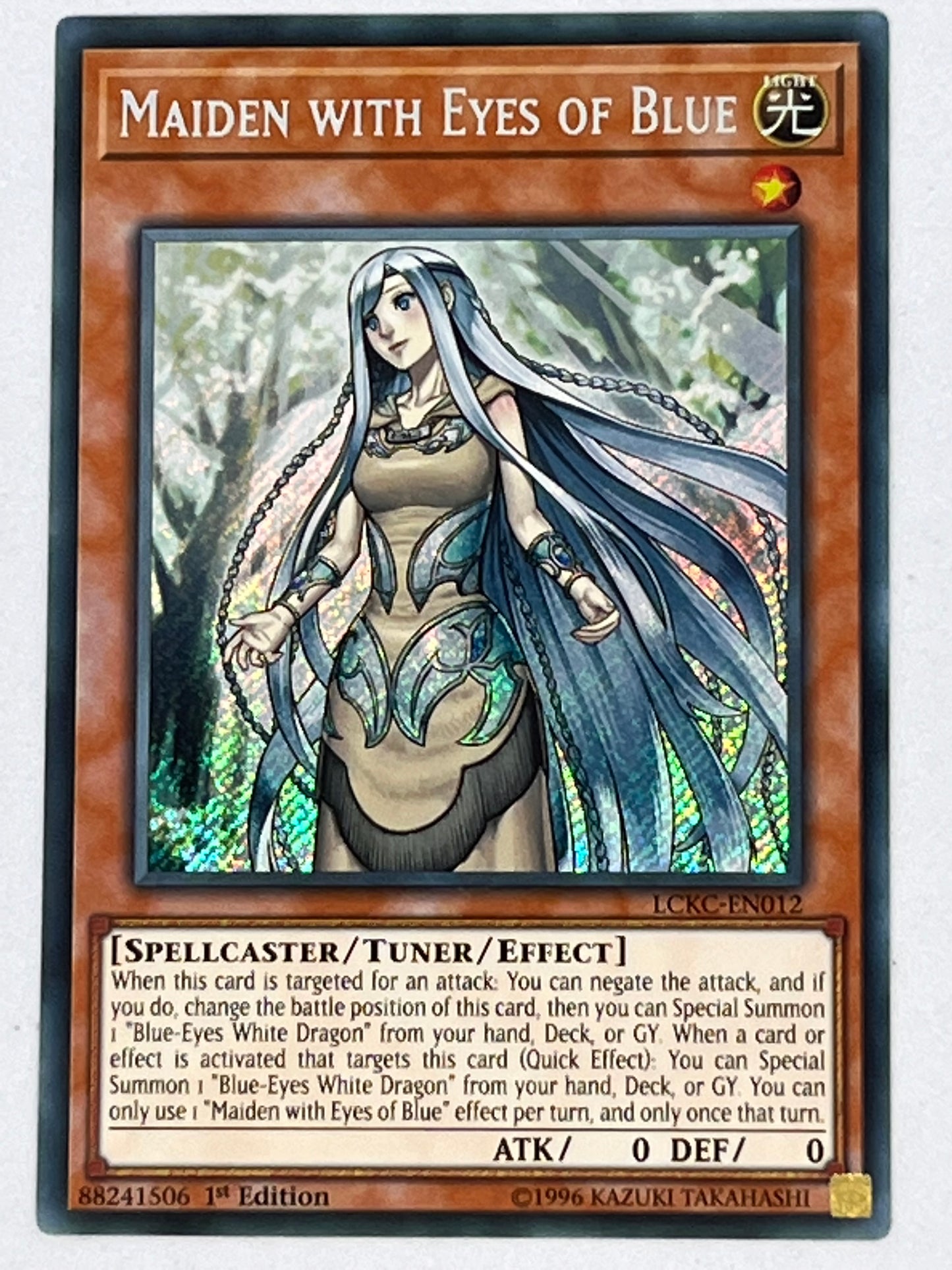 Maiden With Eyes Of Blue LCKC-EN012