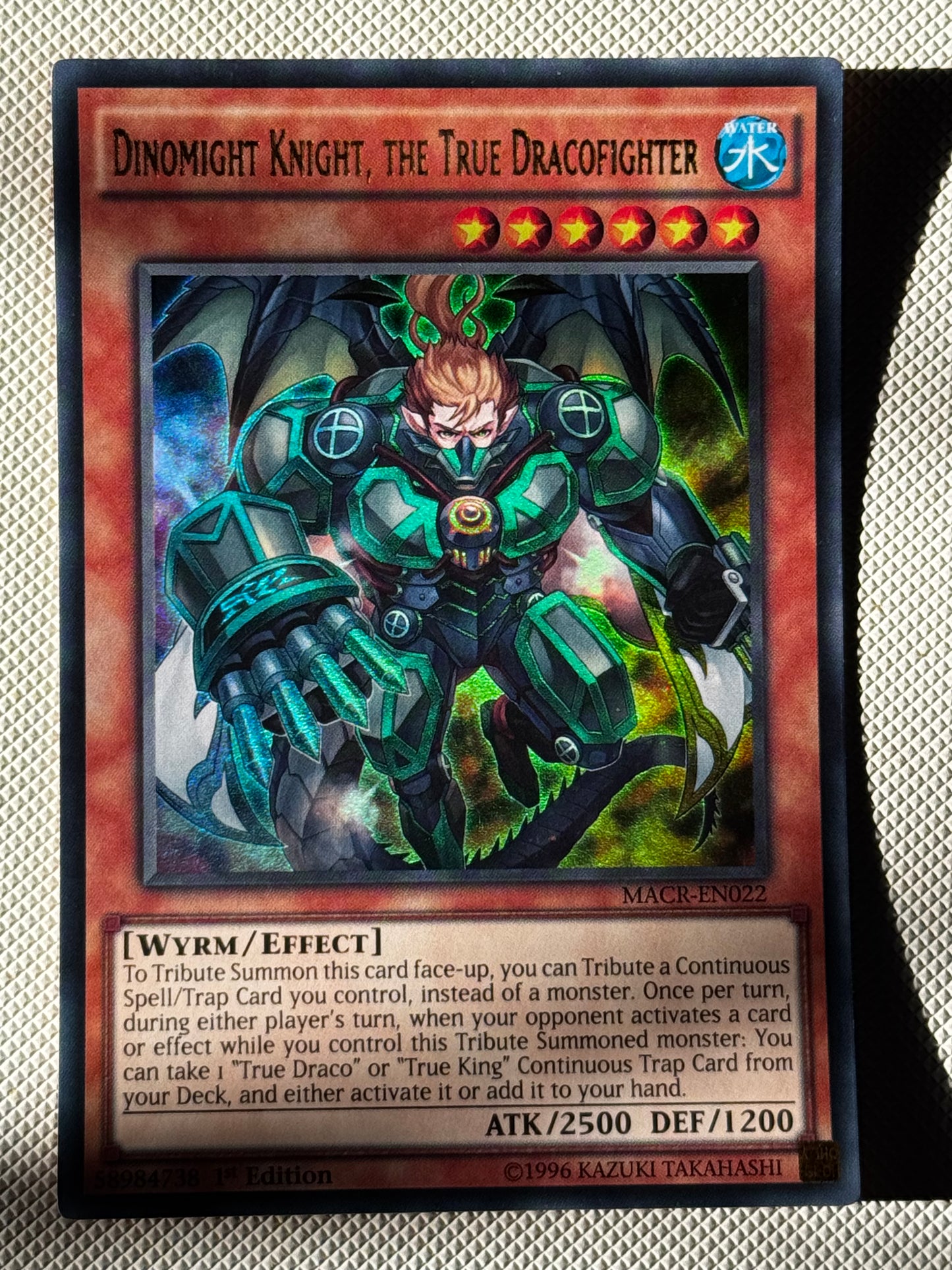Dinomight Knight, The True Dracofighter MACR-EN022