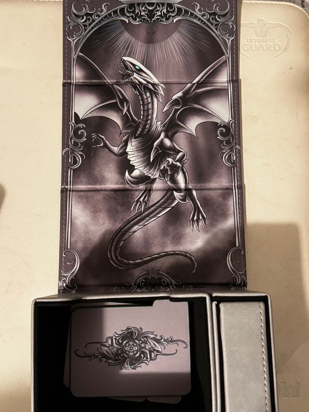 SleeveChief Blue-Eyes Deck Box
