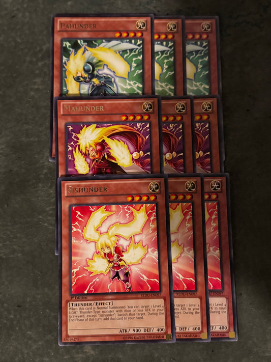 Ma-Sis-Pahunder Playsets 1st Edition
