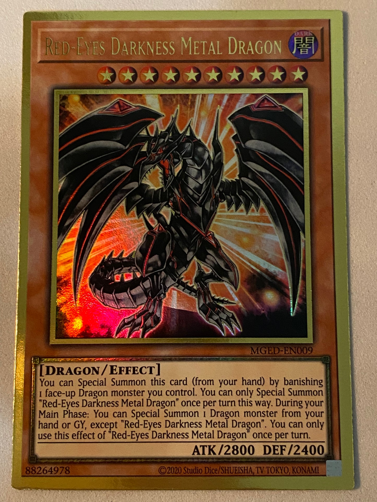 Red-Eyes Darkness Metal Dragon MGED-EN009