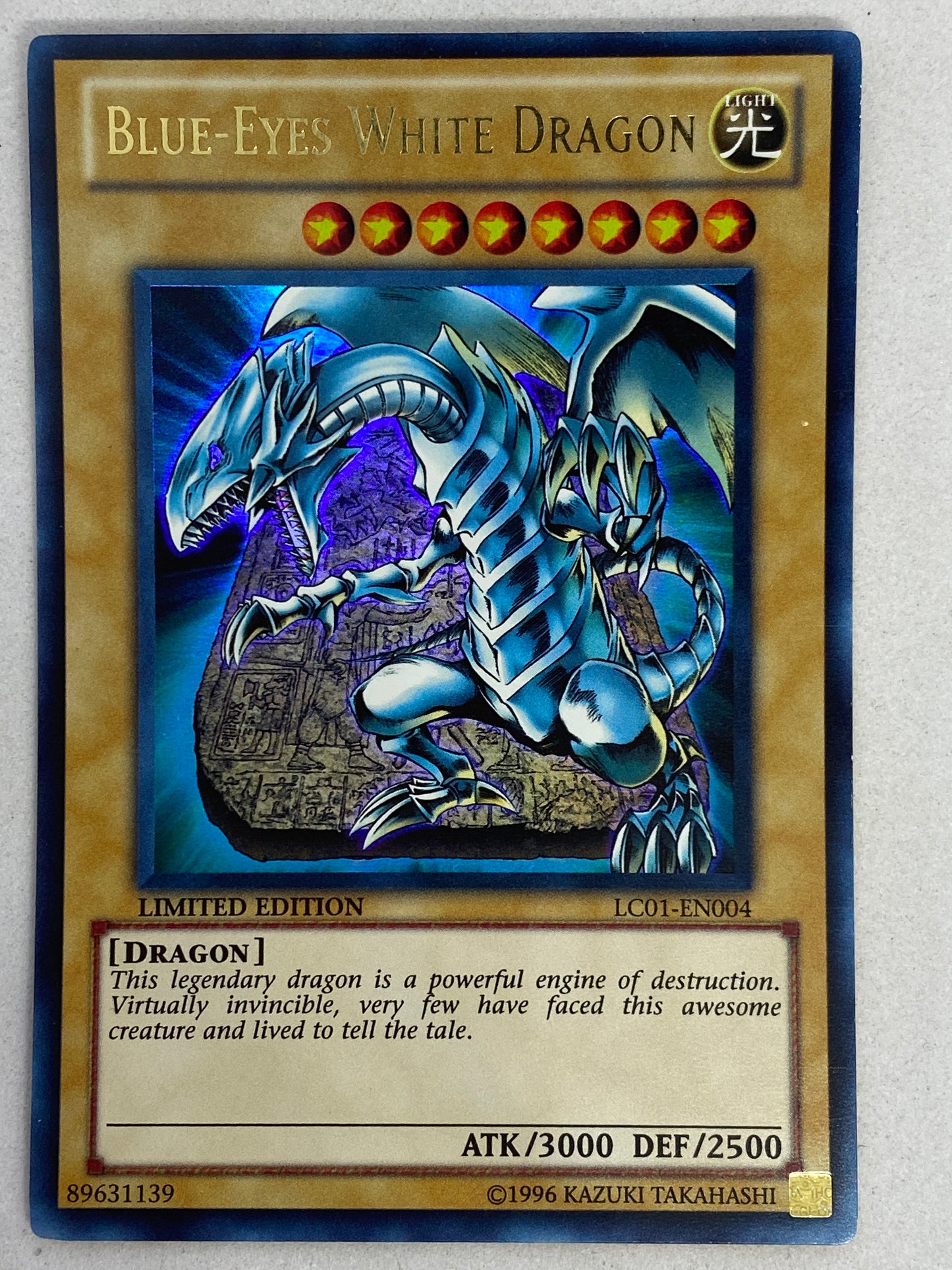 Blue-Eyes White Dragon LC01-EN004